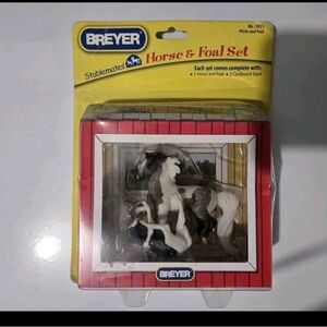 Breyer Stablemates Pinto and Foal Set